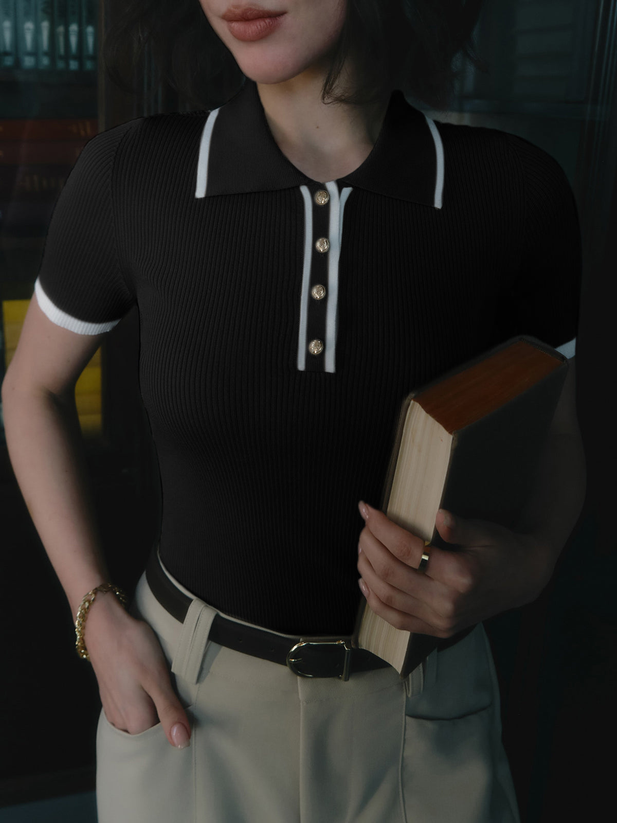 Kontrast Kesim Metal Düğmeli Örgü Üst