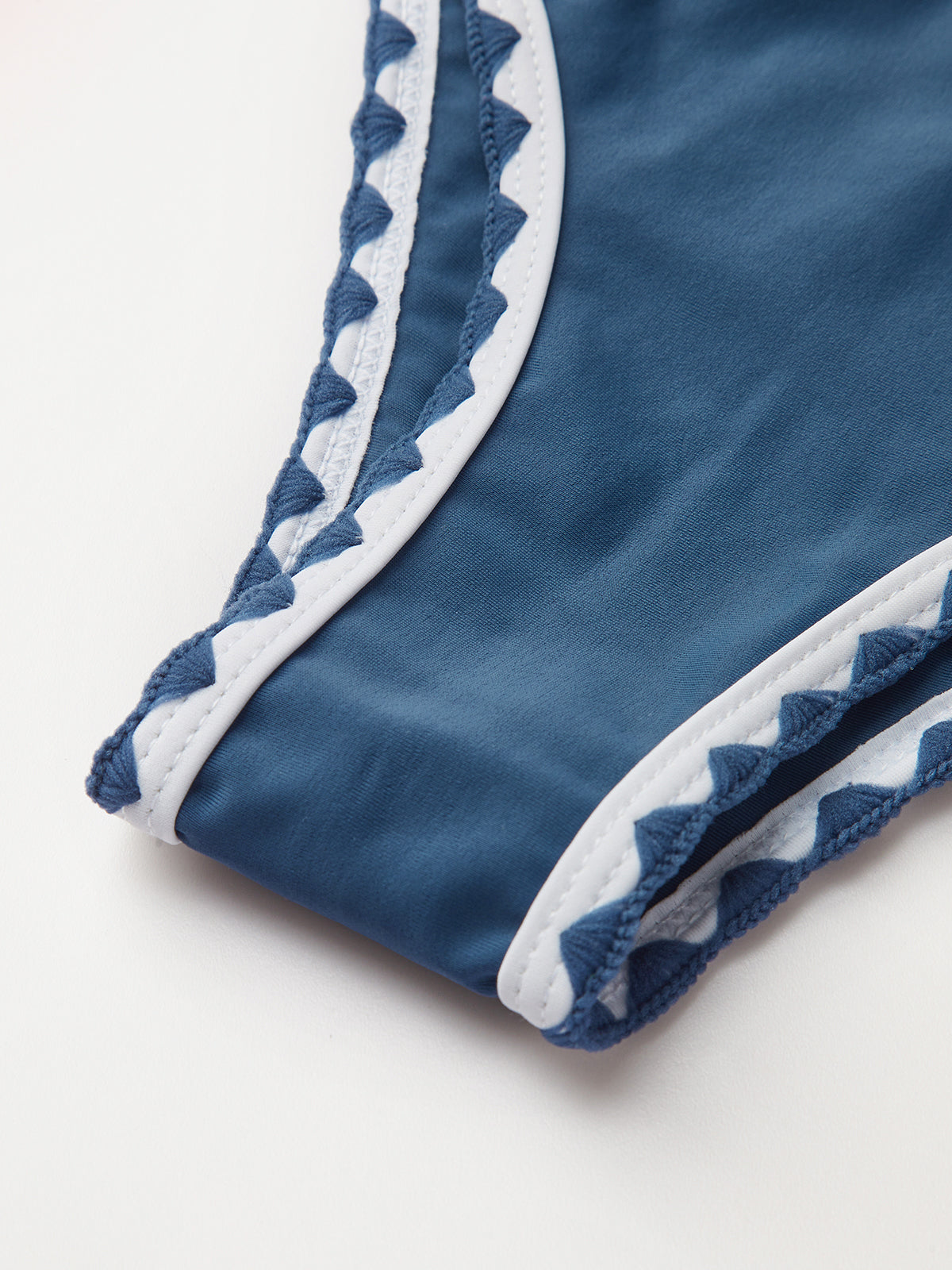 Kontrast Kesim Düğümlü Bikini Takımı