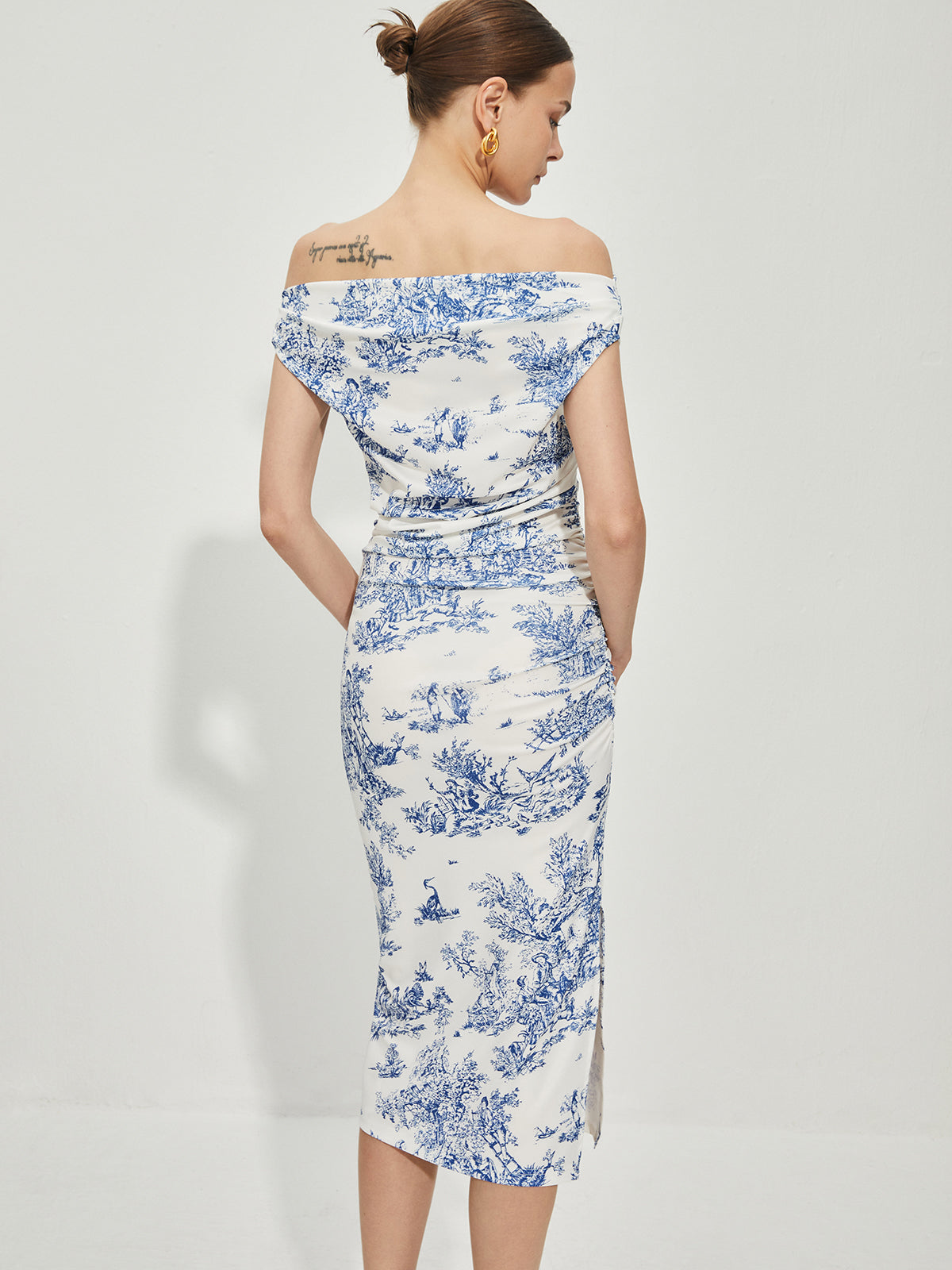 Düz Yakalı Baskılı Elbise