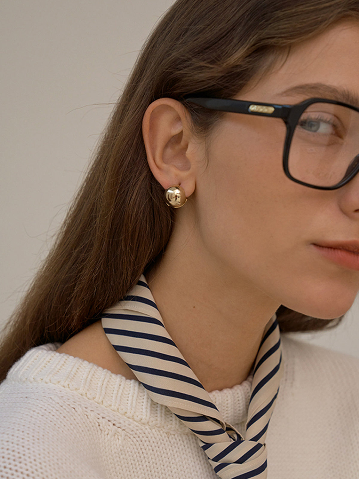 Altın Top Şeklinde Küpeler