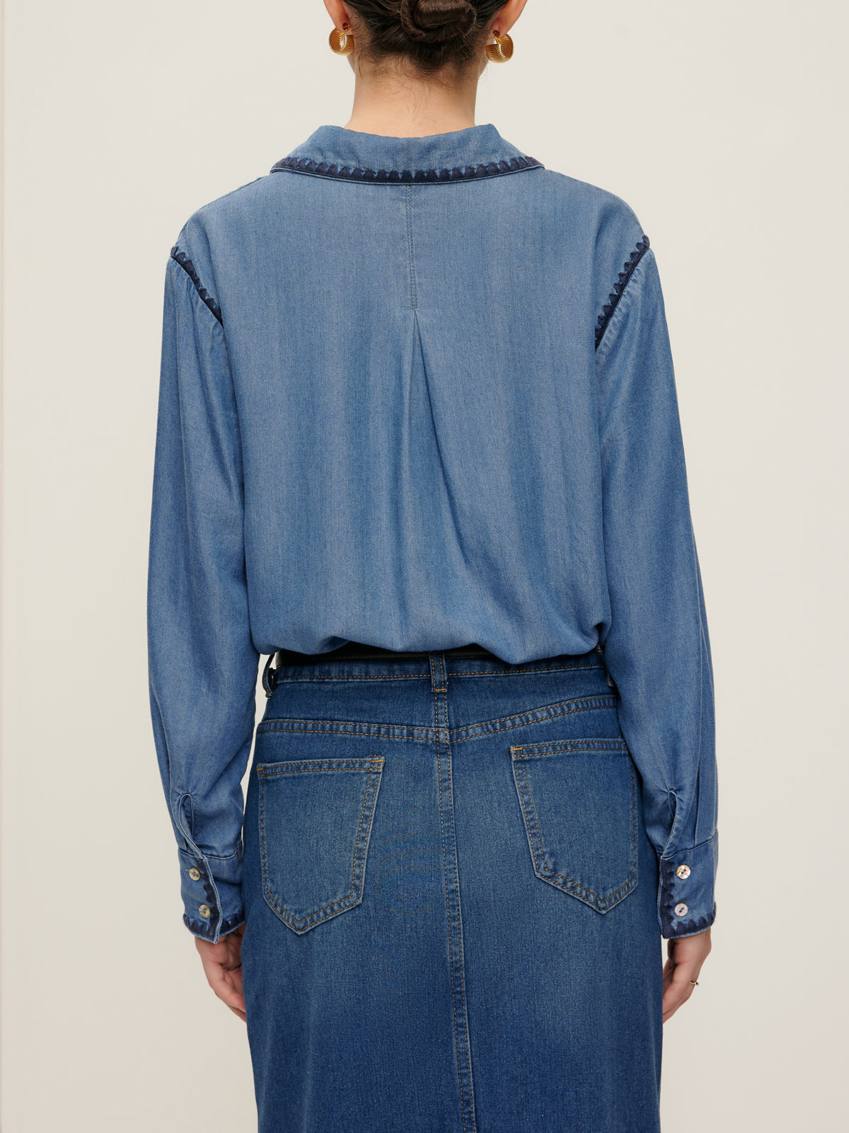 İşlemeli Yaka Kot Gömlek