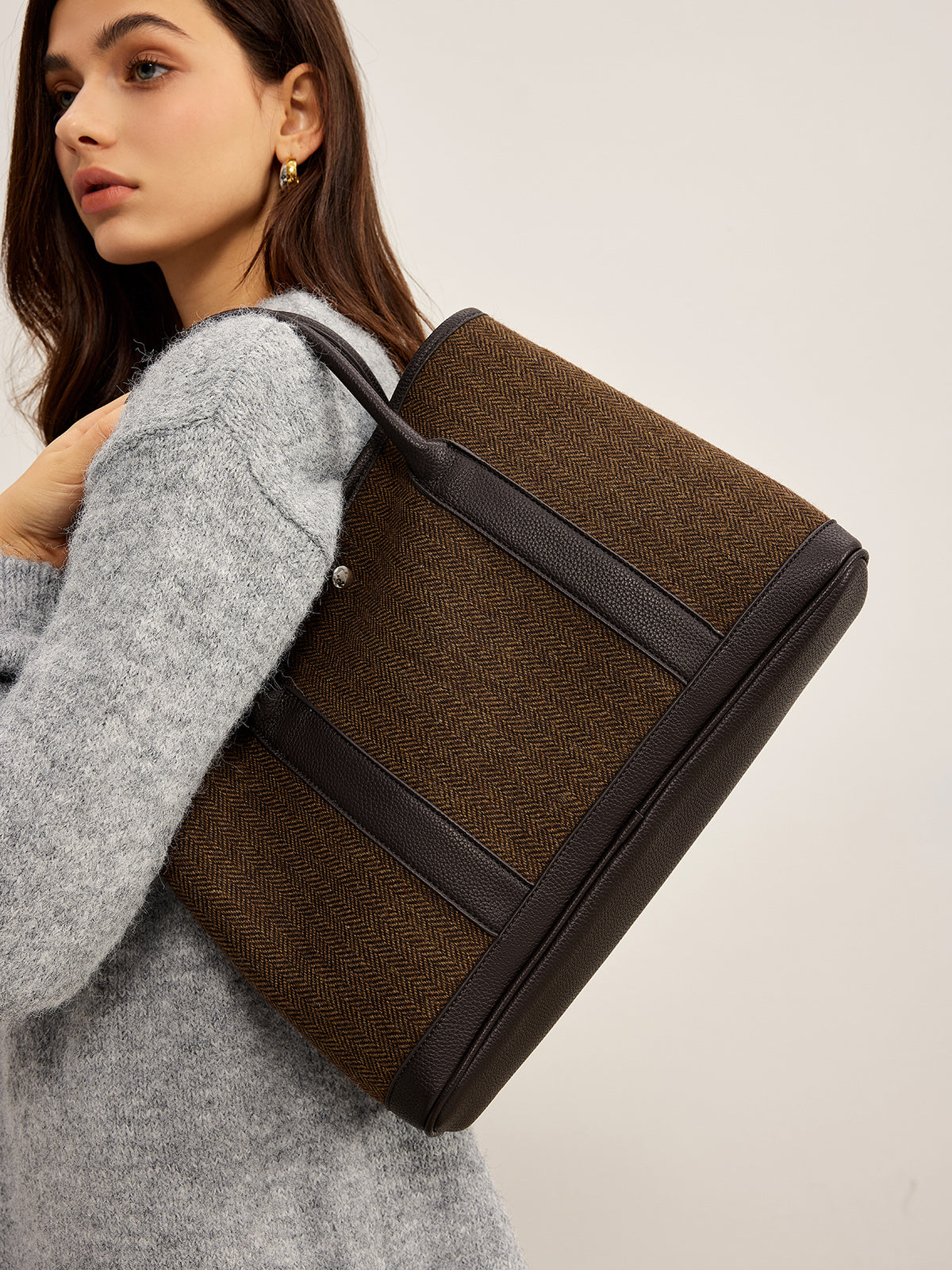 Chevron Düğmeli Tote Çanta