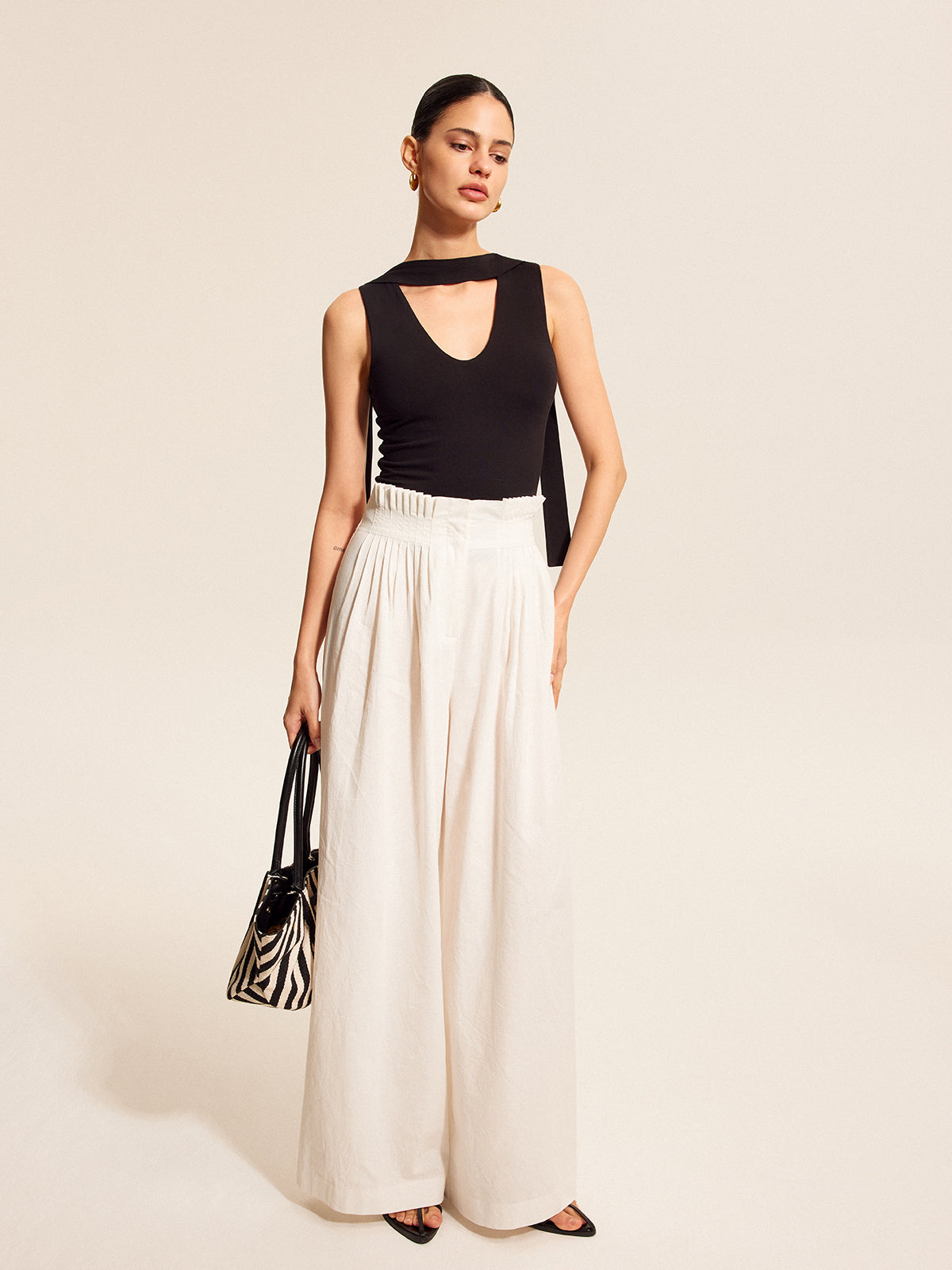 Boyun Bağlamalı V Yaka Üst