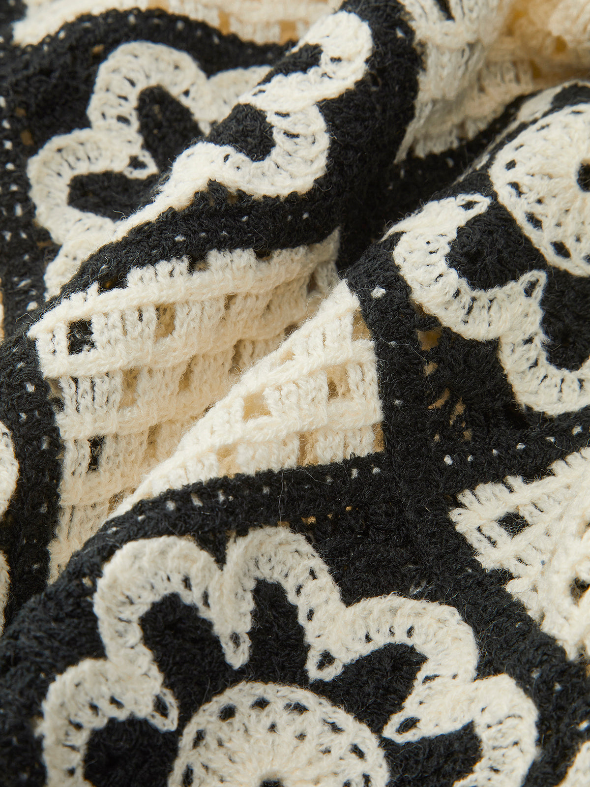 Tığ İşi Çiçekli Üst ve Pantolon Takımı