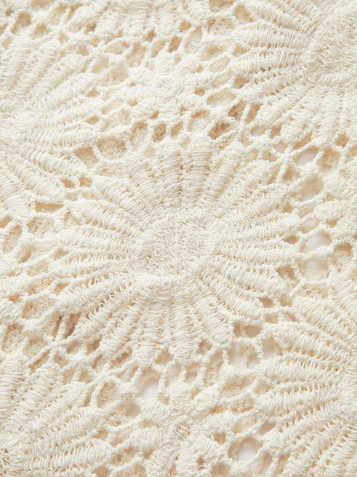 Tığ İşi Çiçekli Düğmeli Hırka