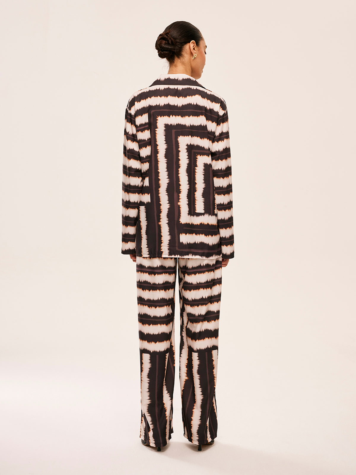 Cepli Geometrik Renk Bloklu Pantolon Takımı