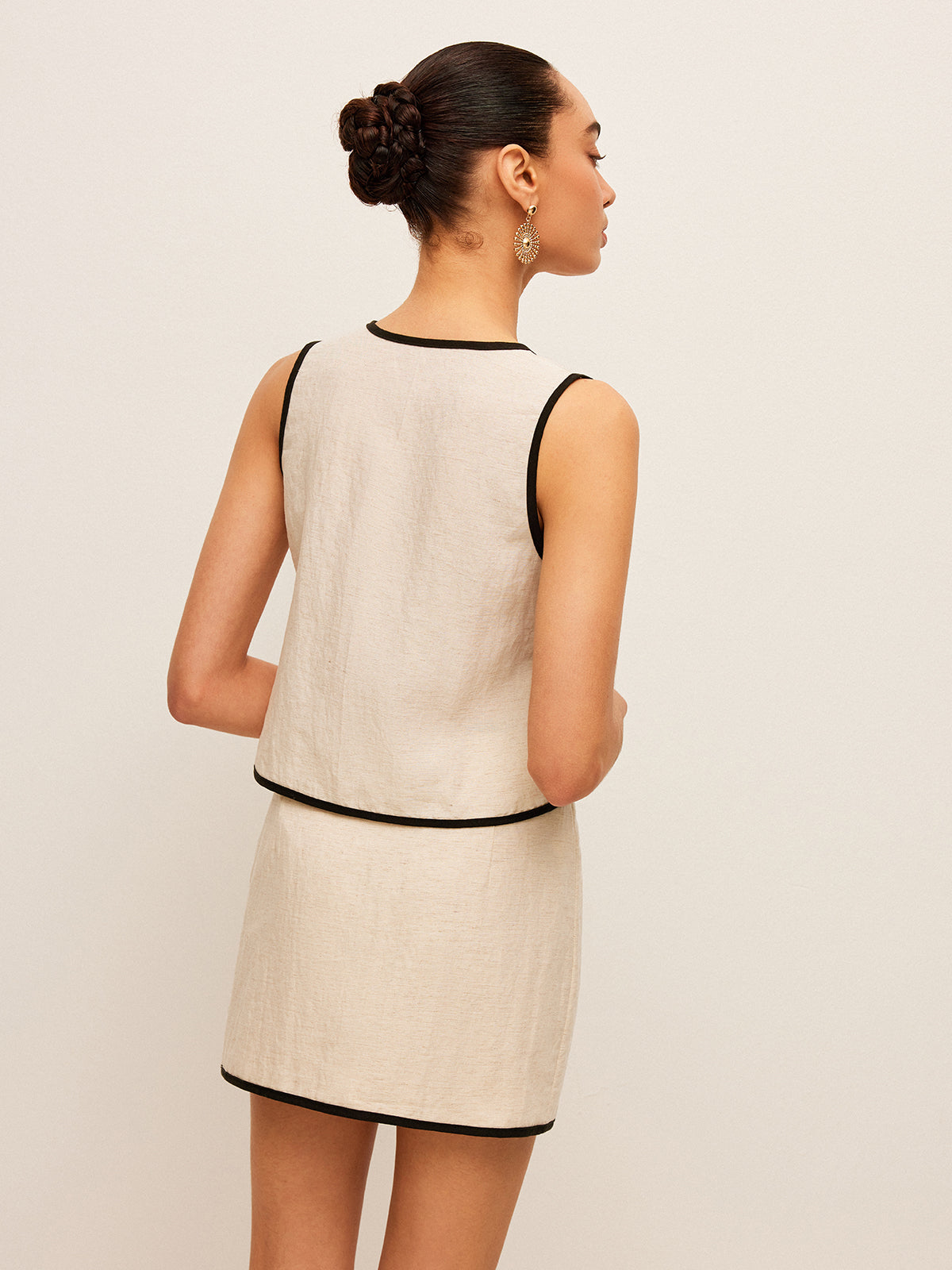 Pamuk ve Keten Kontrast Kesim V Yaka Etek Takımı