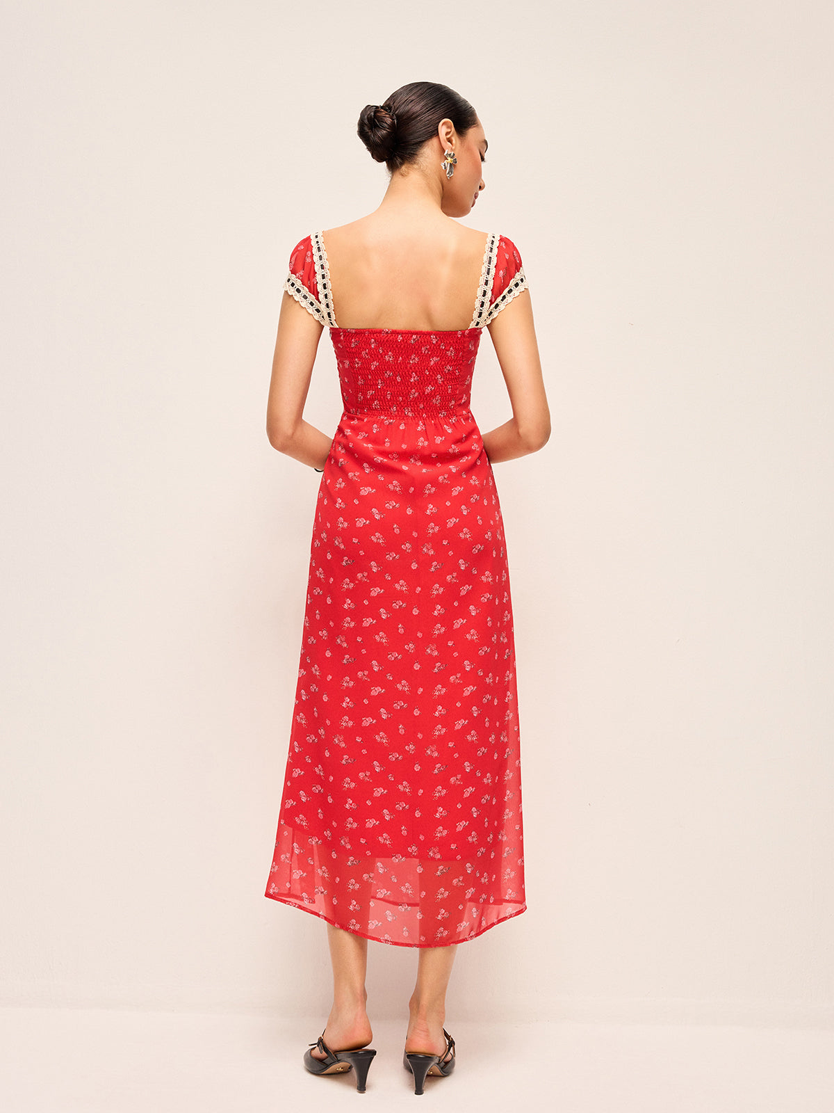 Dantel Kenarlı Çiçek Desenli Midi Elbise