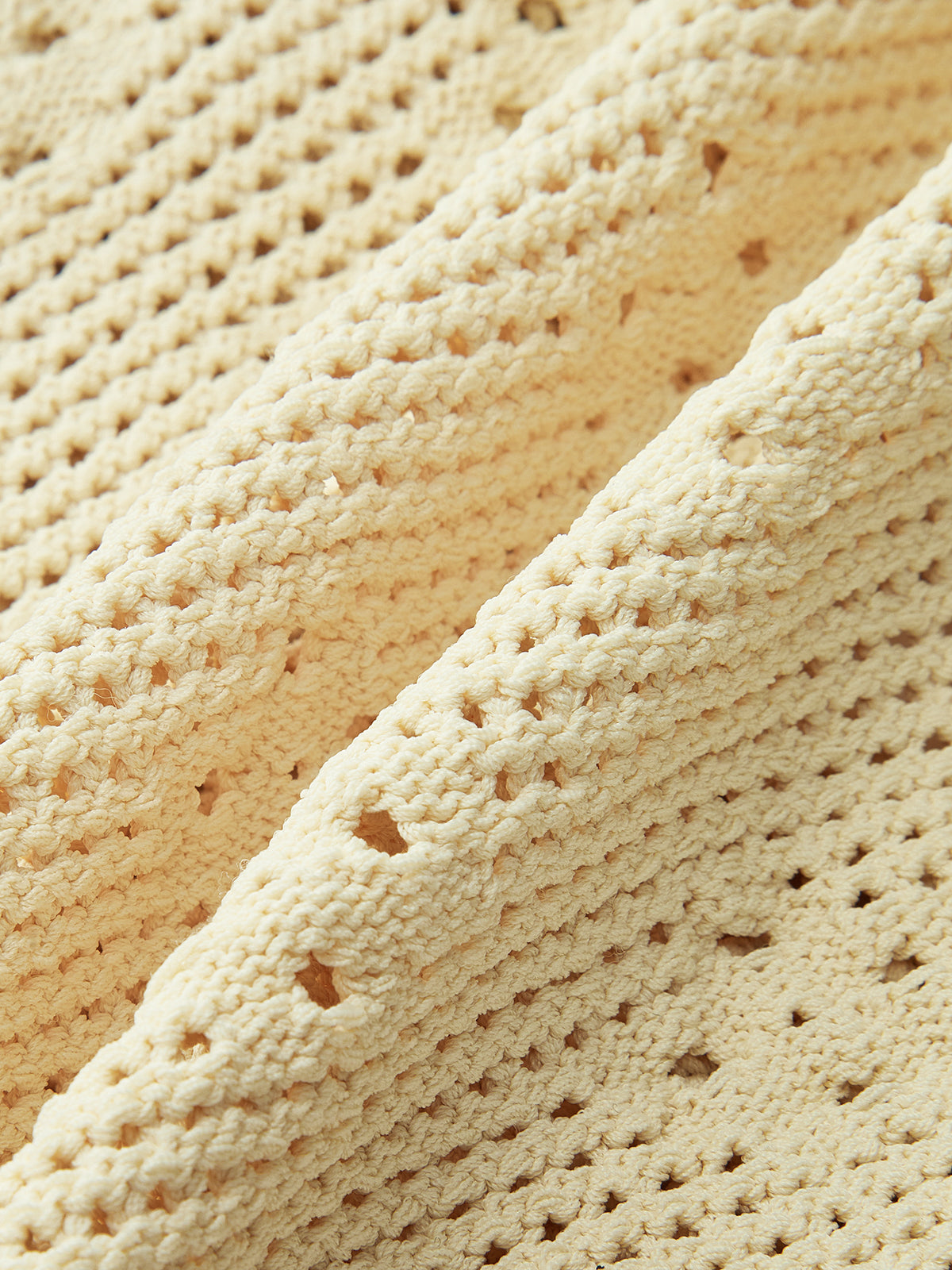 Çiçek Detaylı Tığ Örgü Yelek