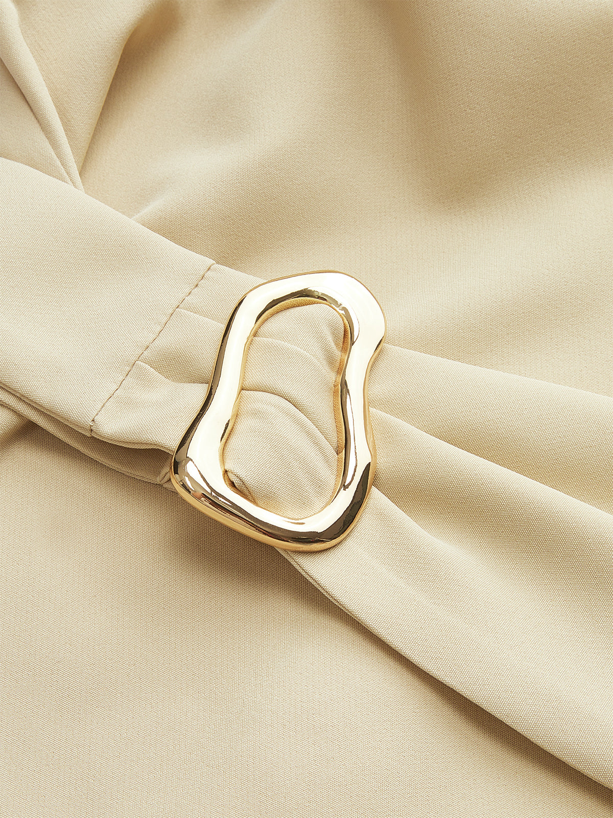 Kemerli Dik Yaka Kısa Kollu Bluz