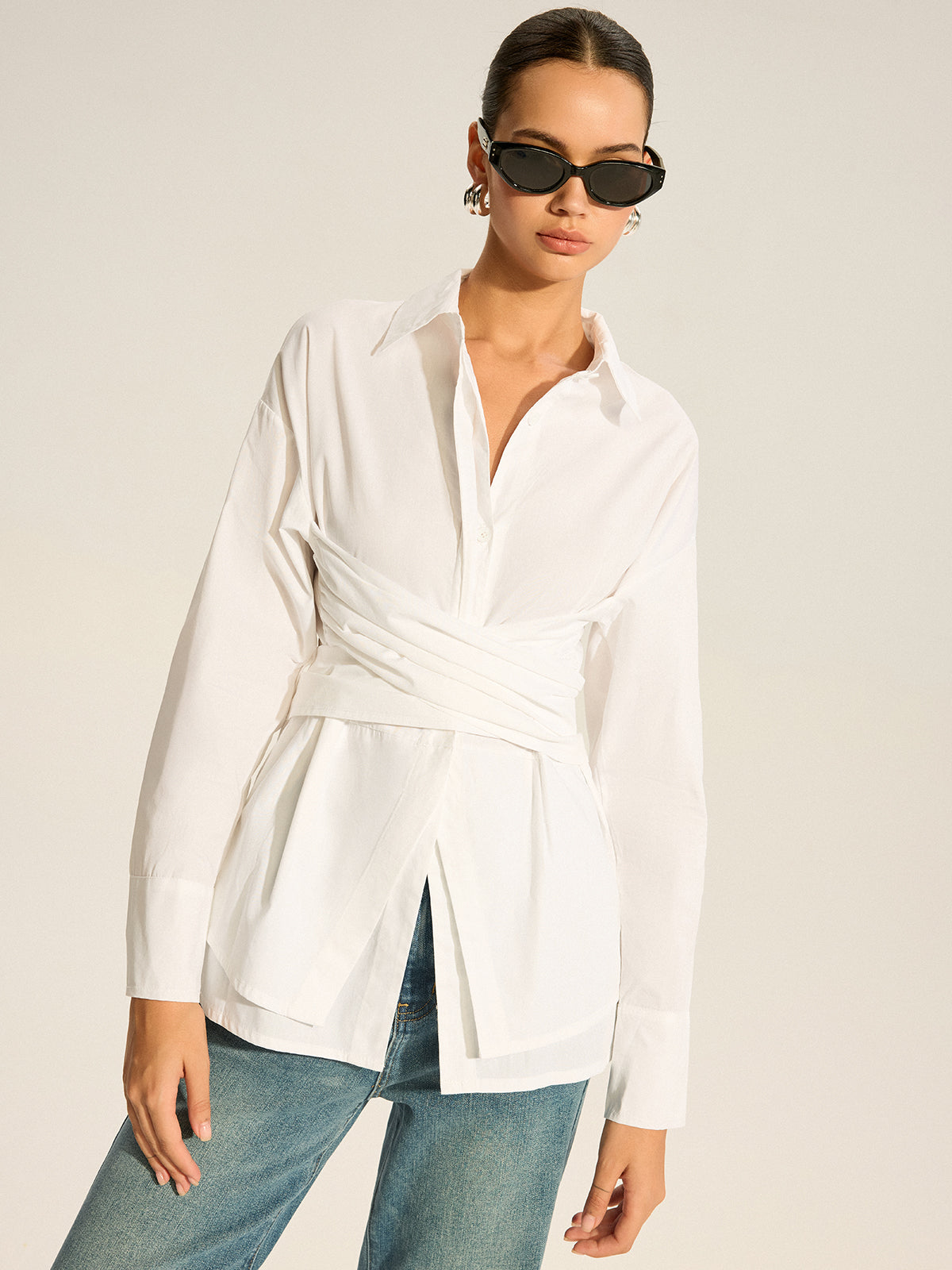 Sırtı Fiyonklu Uzun Kollu Gömlek