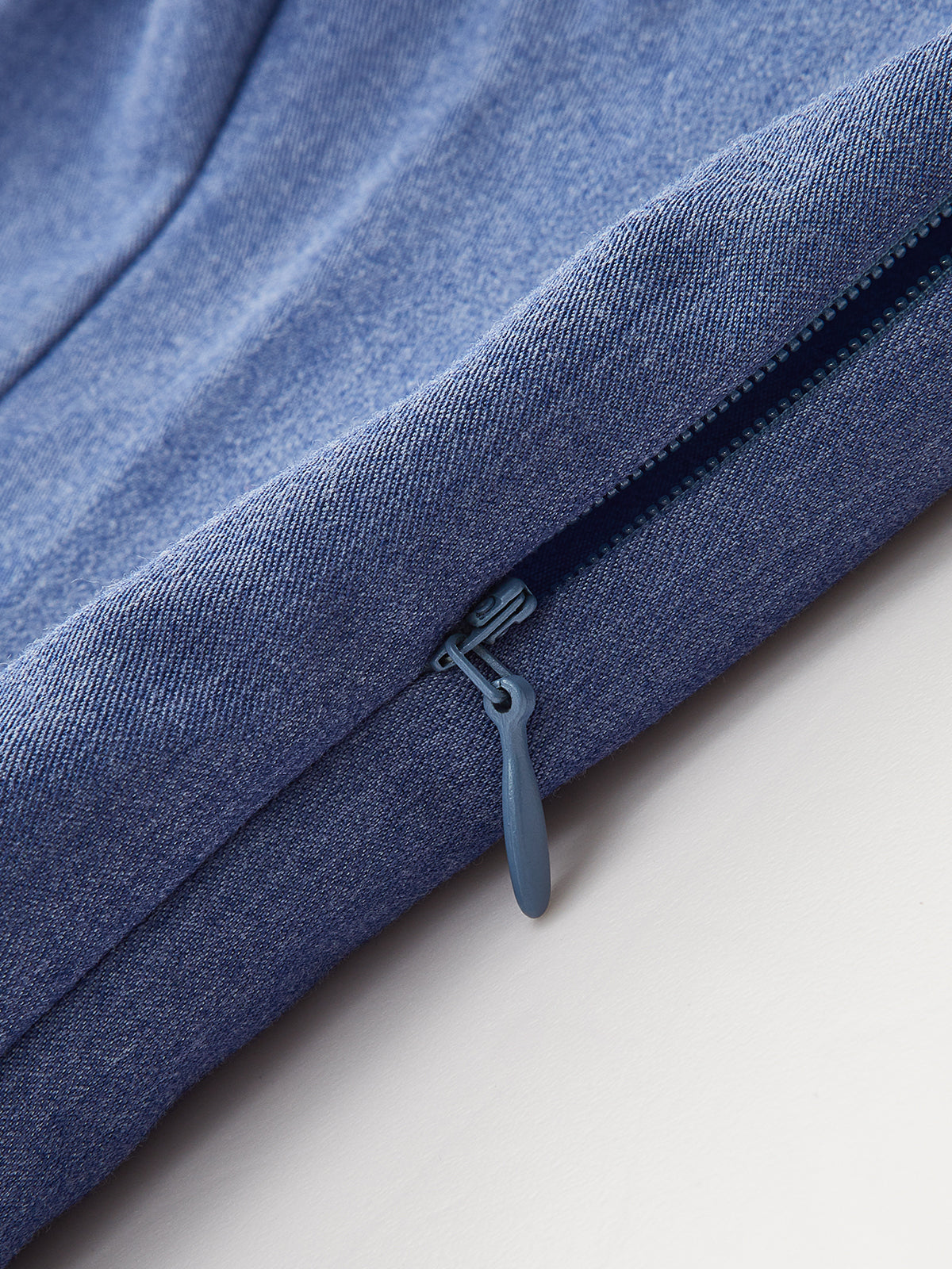 Metal Düğmeli Askılı Pileli Elbise