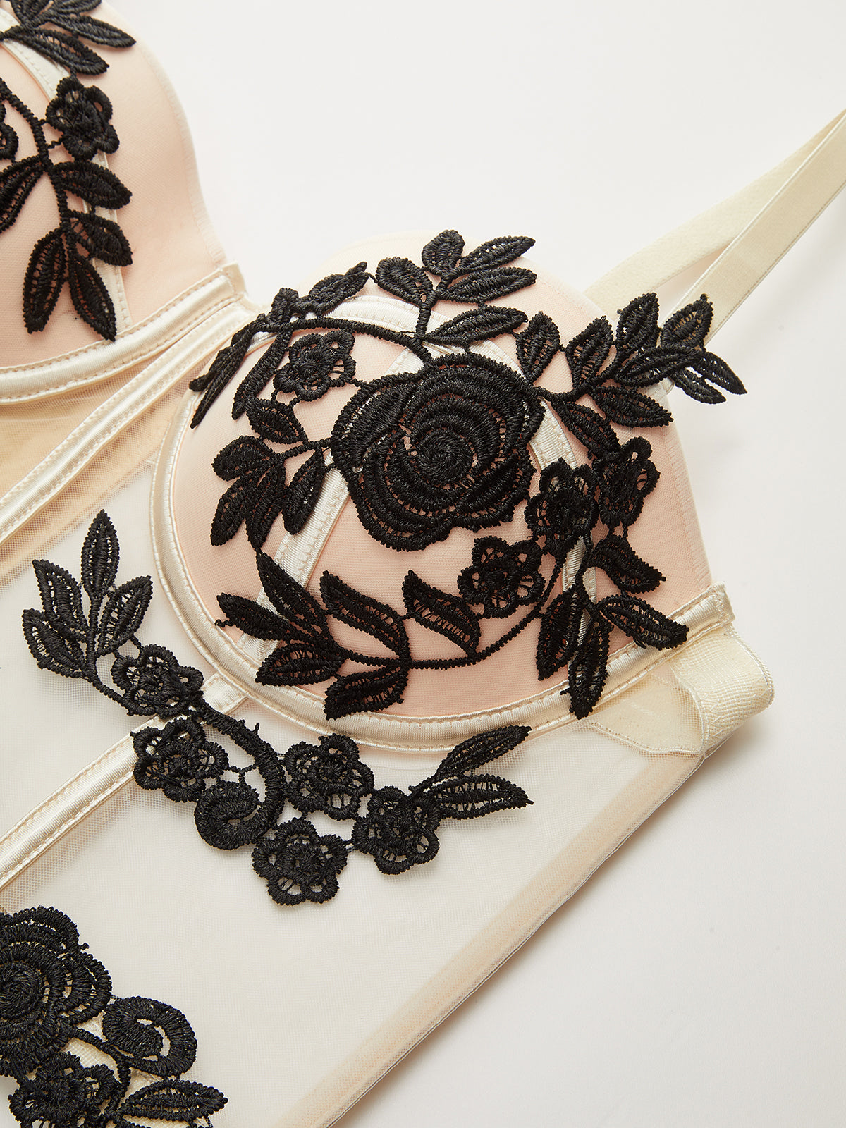 Yarı Şeffaf Çiçek Nakışlı File Korse Üst