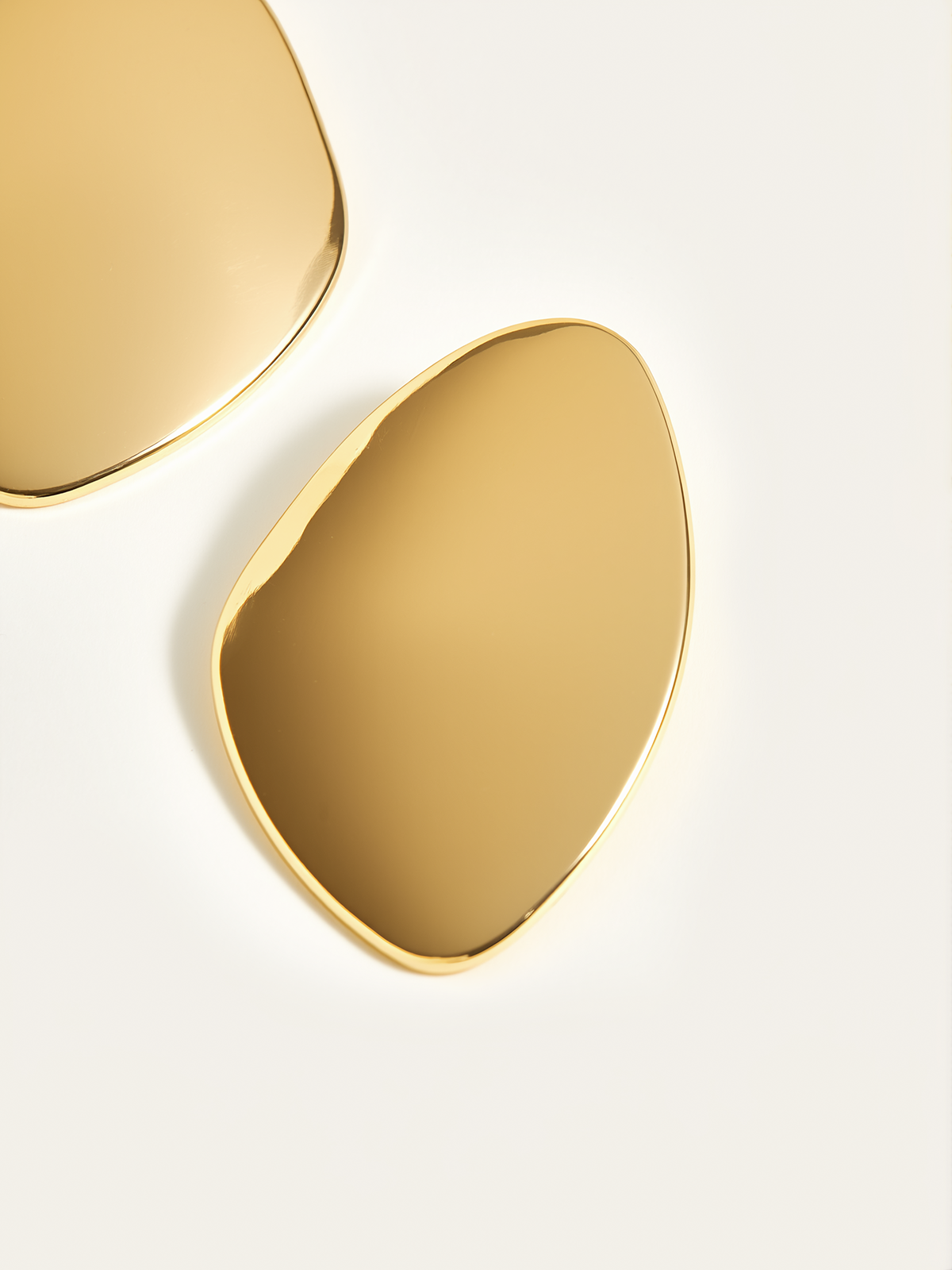 Altın Düzensiz Pürüzsüz Küpeler