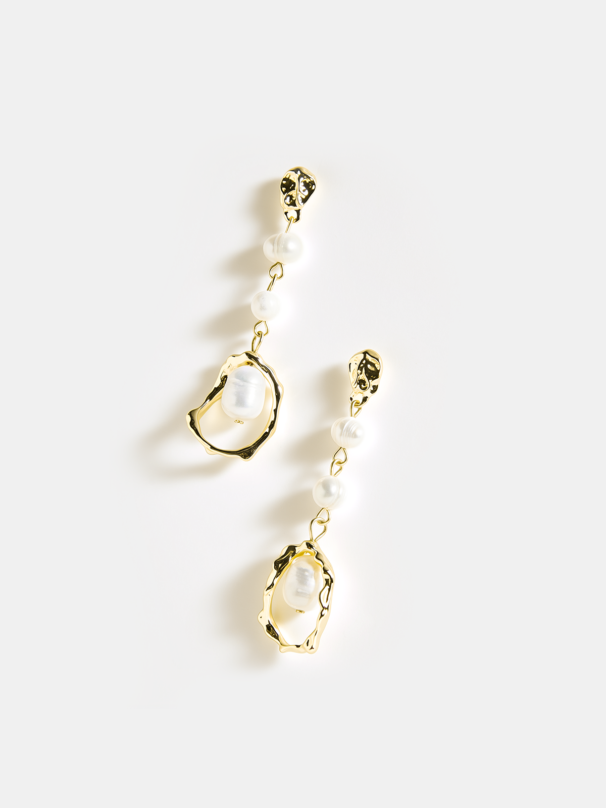 İnci Altın Sarkan Küpeler