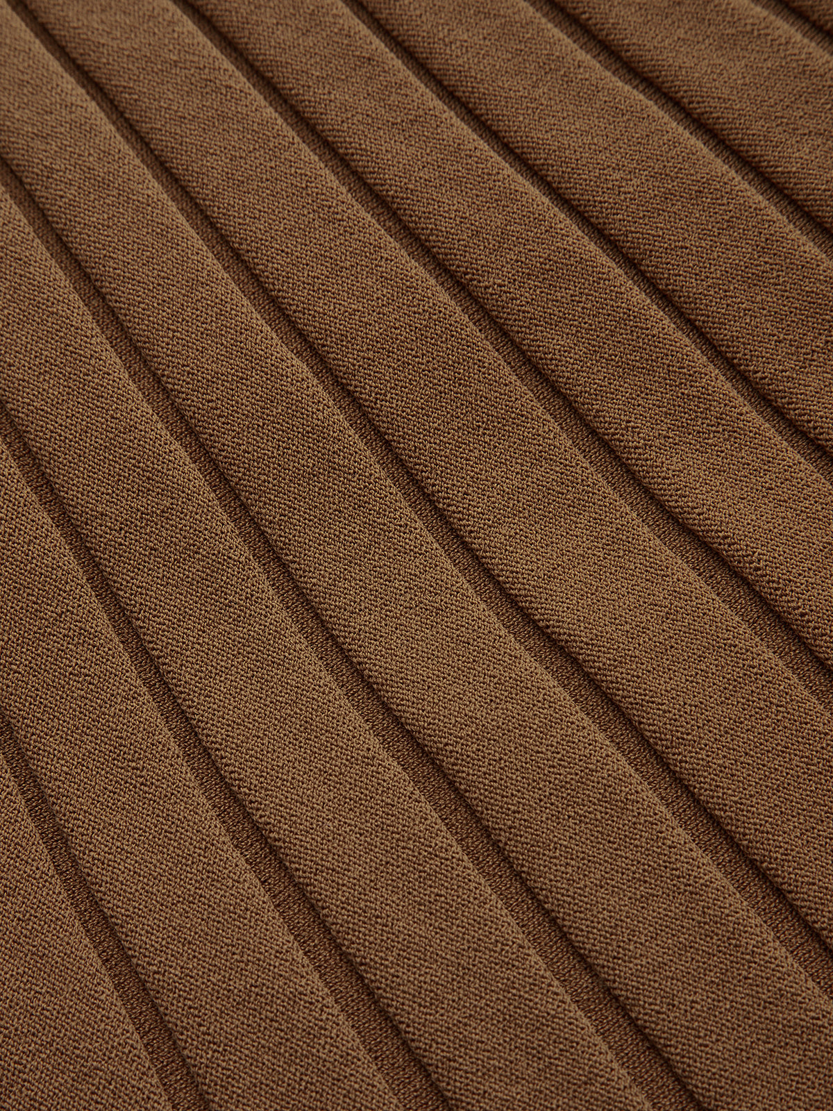 Kaburga Yan Yırtmaçlı Düğme Detaylı Midi Etek