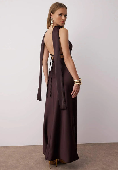 Kahverengi Şal Detaylı Saten Dokuma Elbise