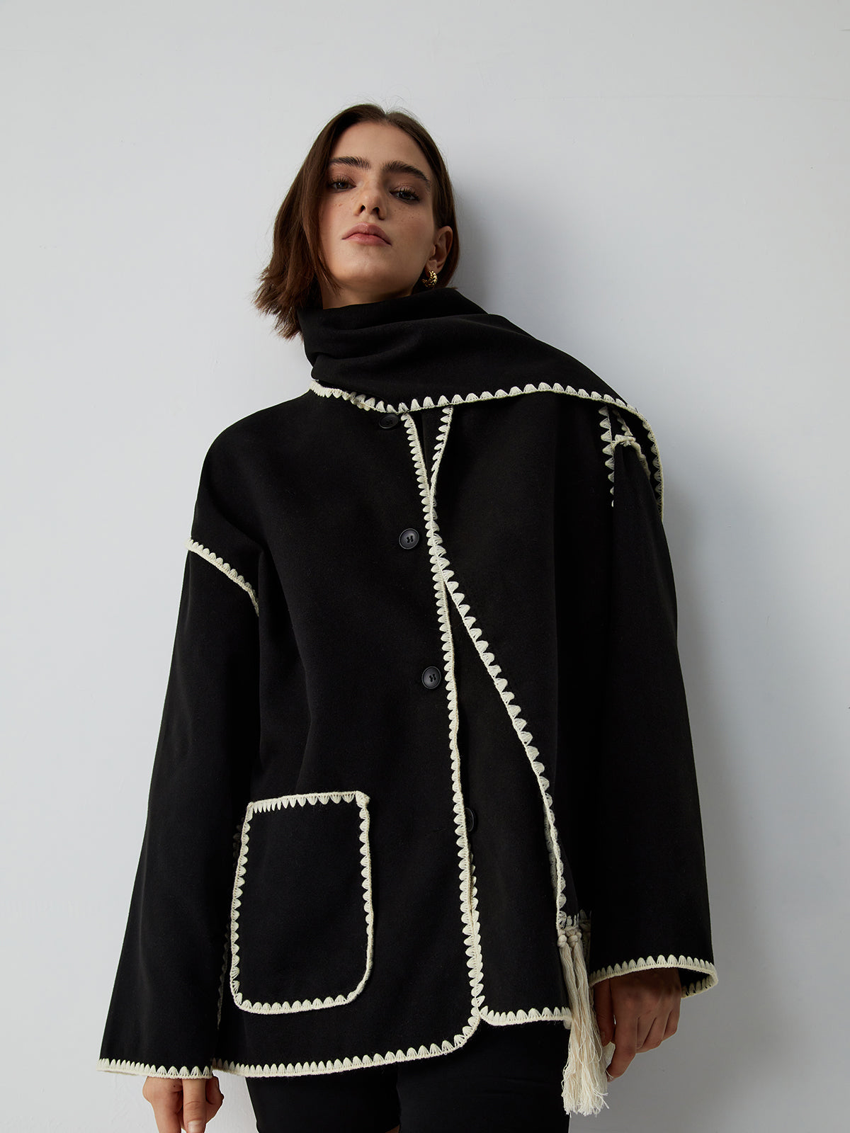 Kontrast Kesim Ceket ve Uyumlu Eşarp