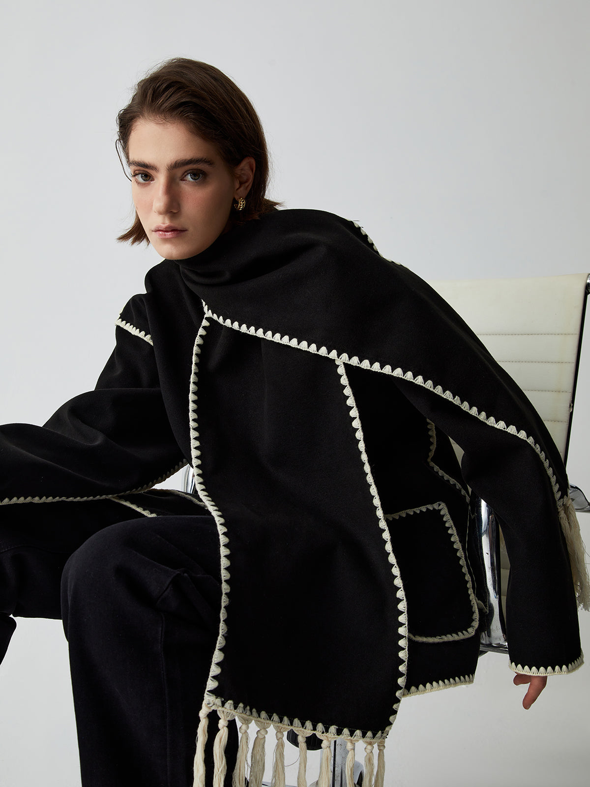 Kontrast Kesim Ceket ve Uyumlu Eşarp