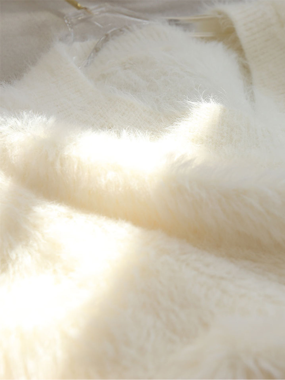 Büyük Boy Tüylü V Yaka Kazak