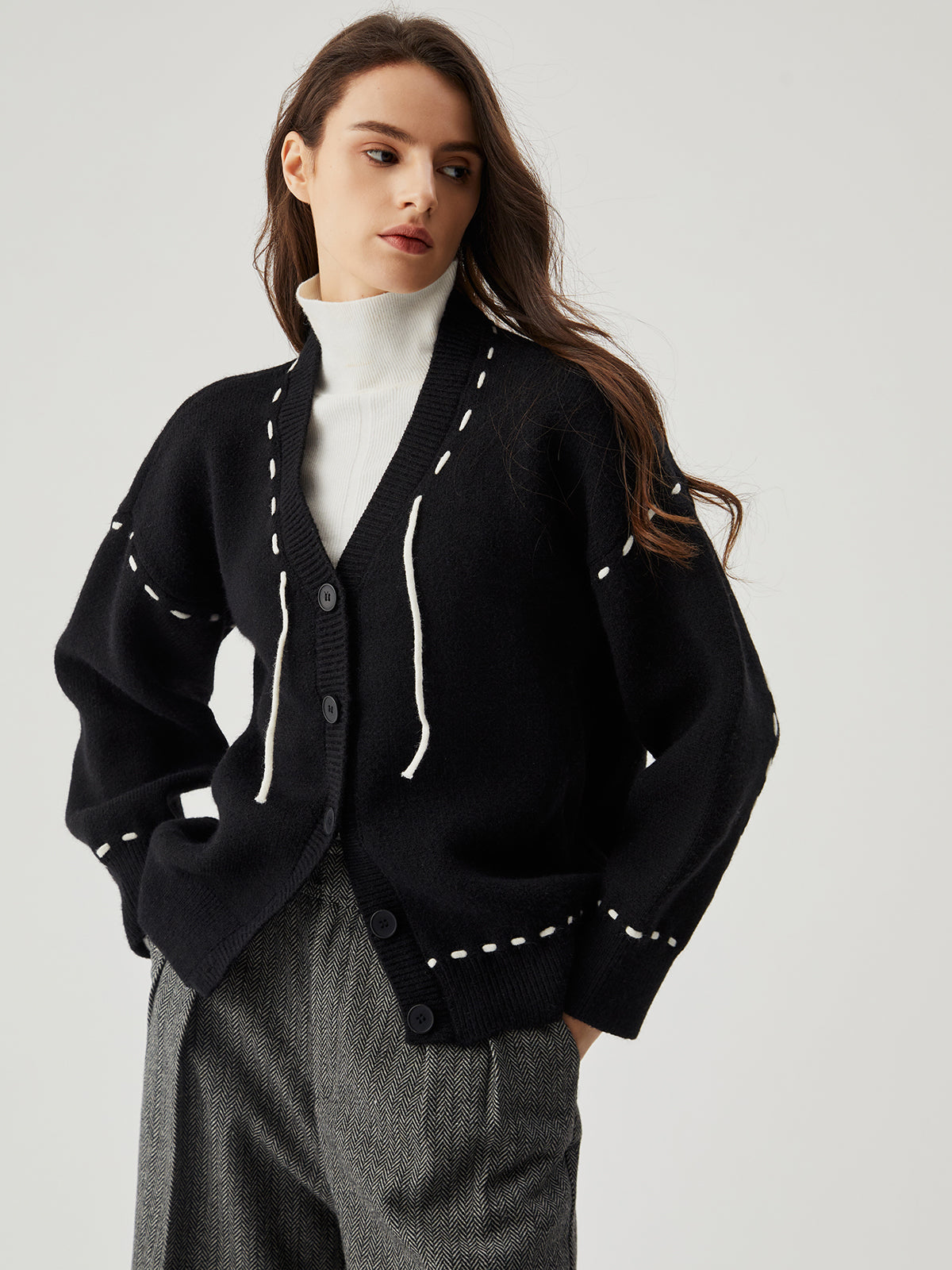 Örgü Kontrast Kesim Düğmeli Hırka