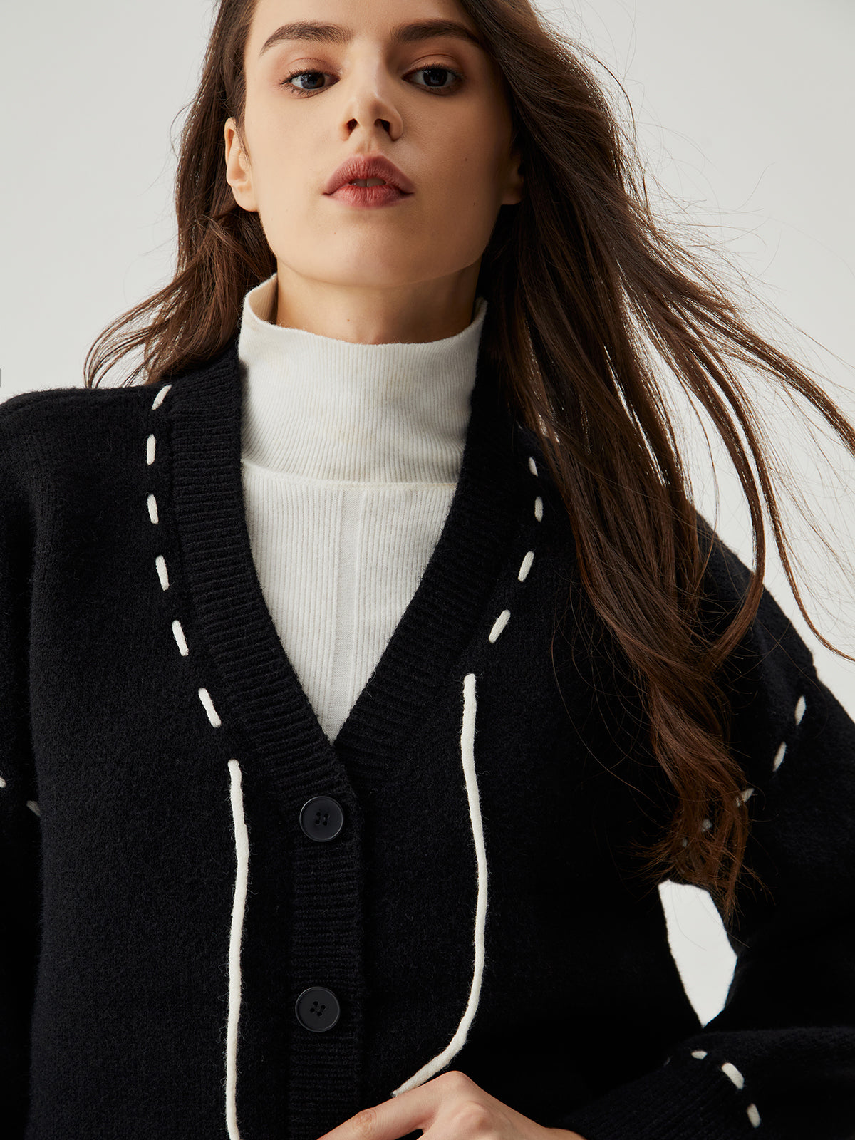 Örgü Kontrast Kesim Düğmeli Hırka