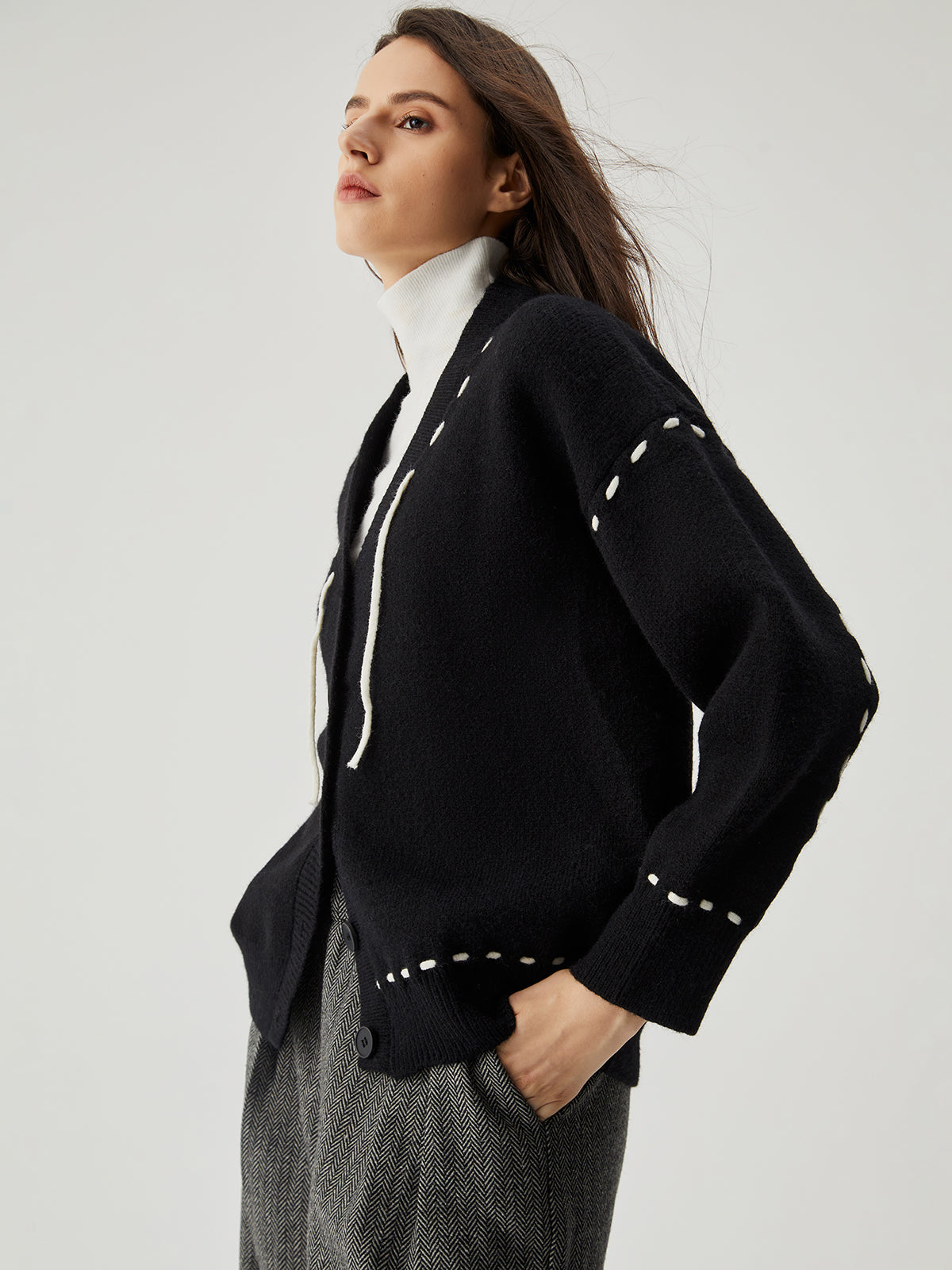 Örgü Kontrast Kesim Düğmeli Hırka