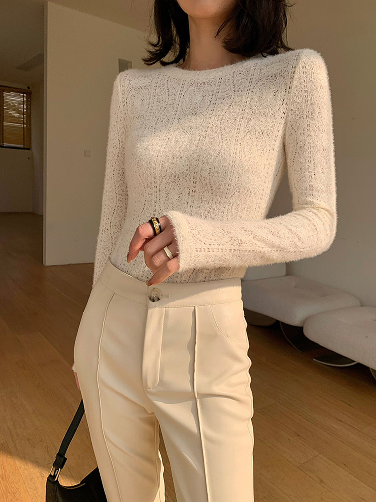 Çiçekli İçi Boş Örgü Yuvarlak Yaka Uzun Kollu Üst