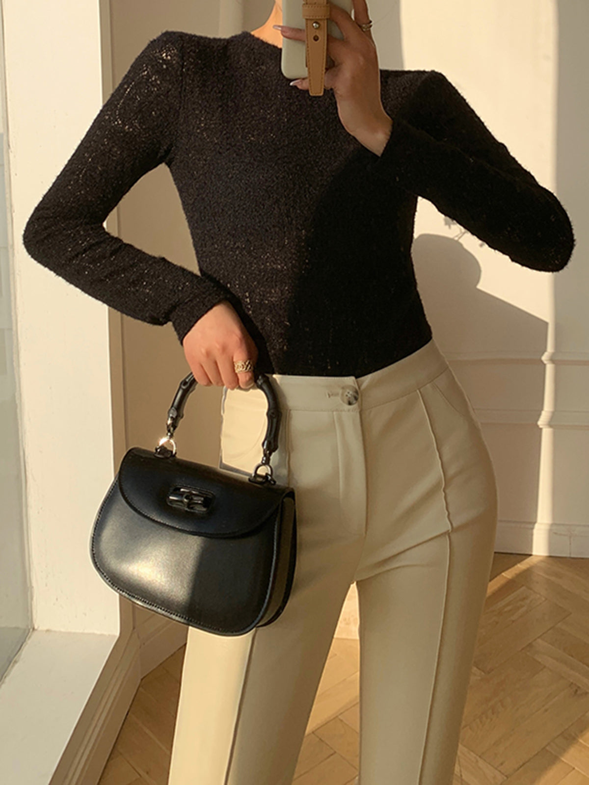 Çiçekli İçi Boş Örgü Yuvarlak Yaka Uzun Kollu Üst