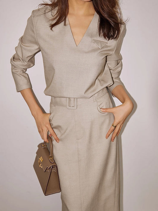Düz V Yakalı Kemerli İki Parça Etek Takımı