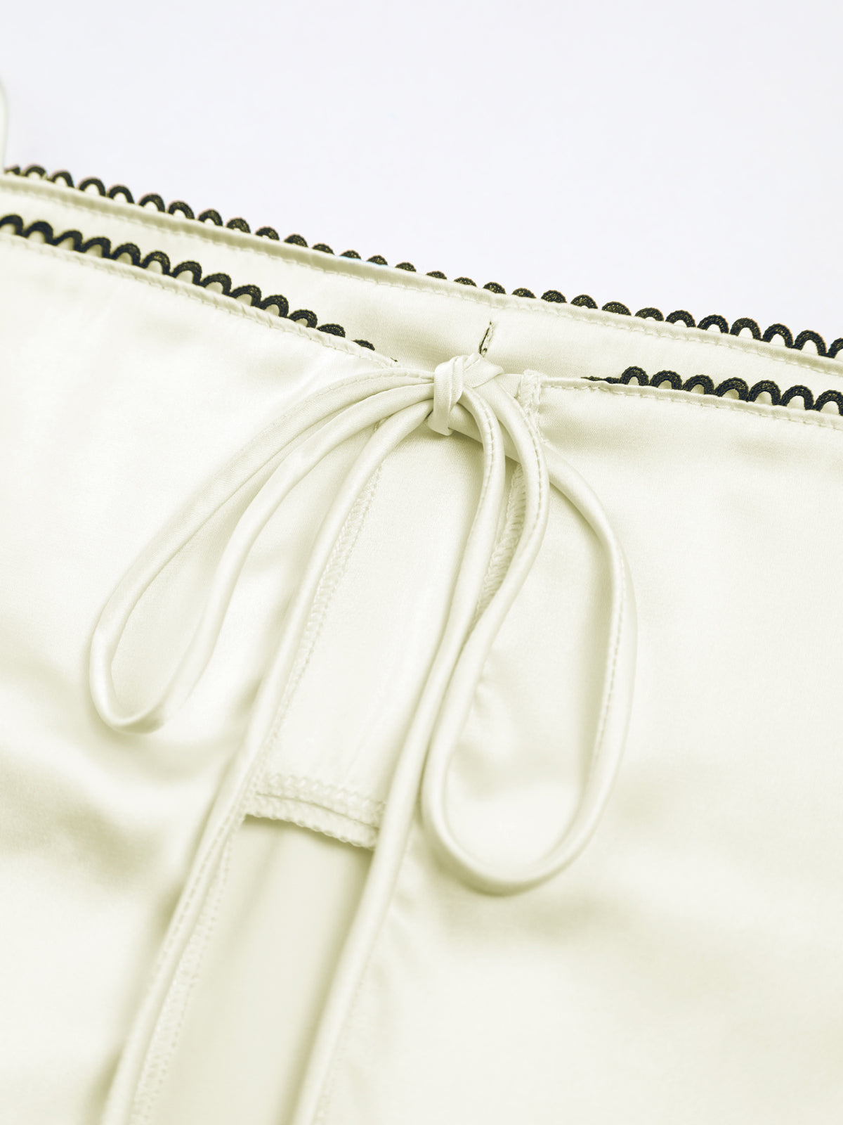 Saten Fiyonklu Dekorlu Atlet Üstü