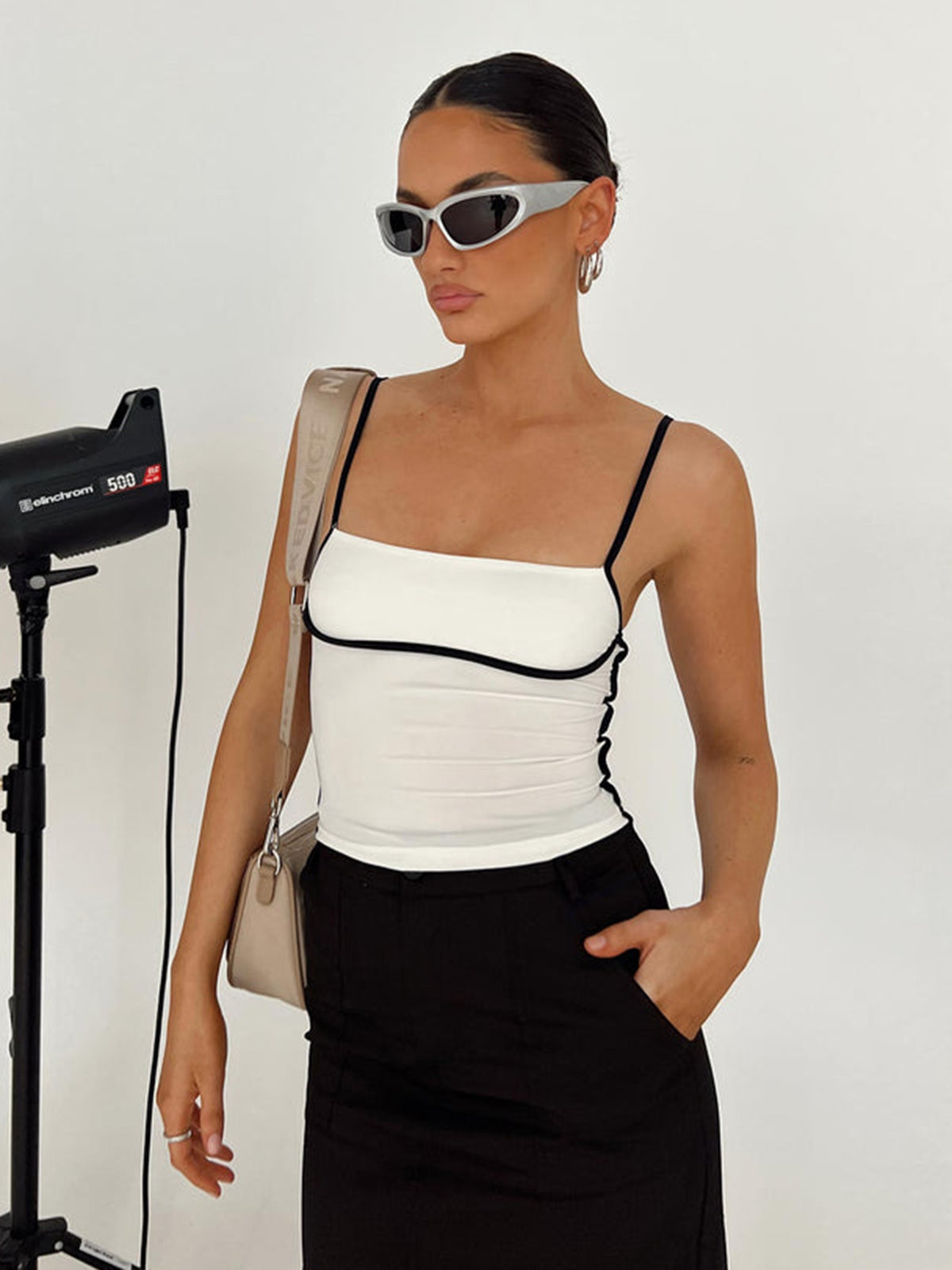 Kontrast Trim Aerodinamik Askılı Üst