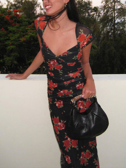 Yarı Şeffaf Çiçek Desenli Yanları Büzgülü Midi Elbise