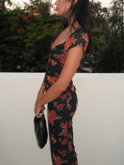 Yarı Şeffaf Çiçek Desenli Yanları Büzgülü Midi Elbise