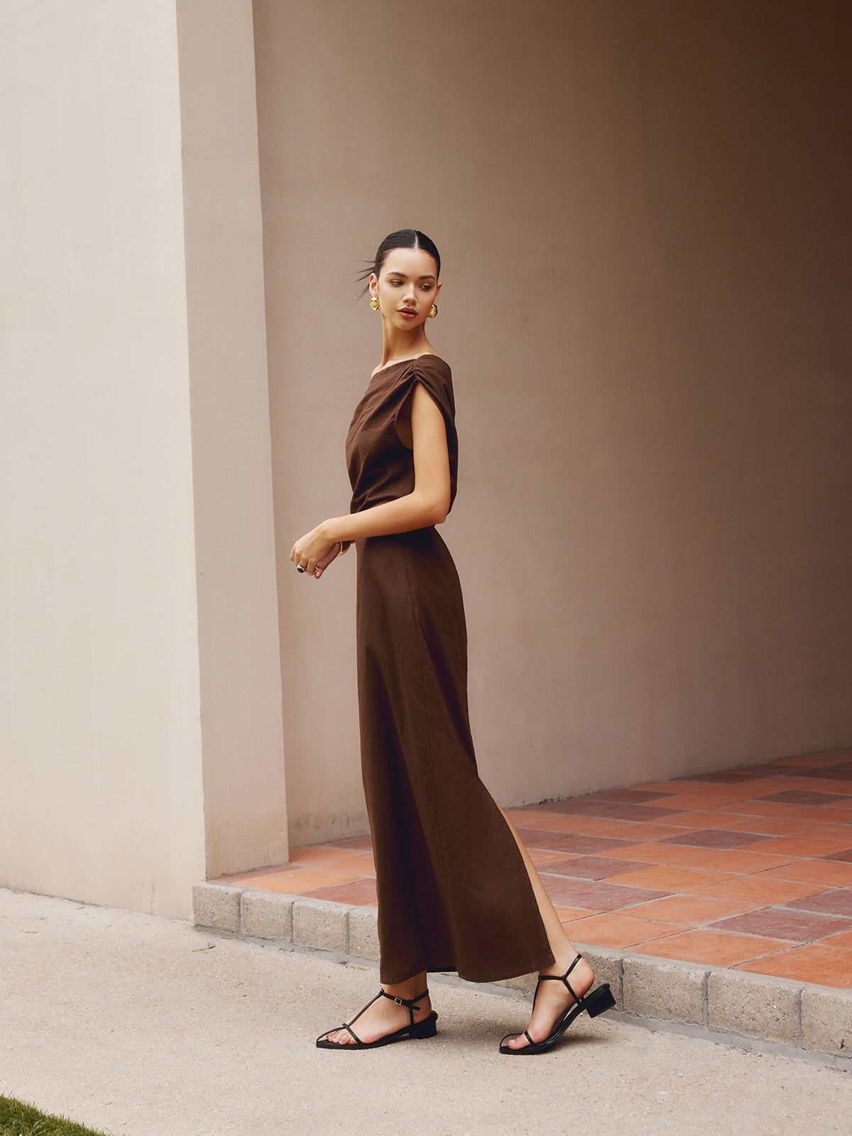 Pamuk ve Keten Asimetrik Yaka Elbise