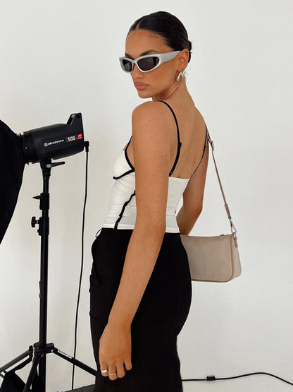 Kontrast Trim Aerodinamik Askılı Üst