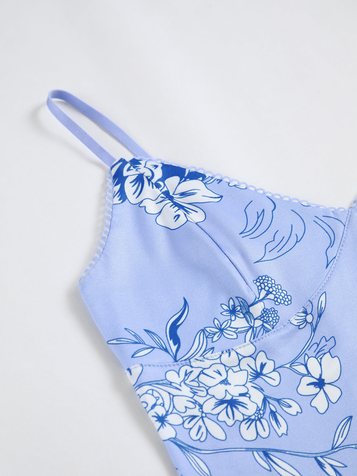 Çiçek Desenli Uzun Elbise