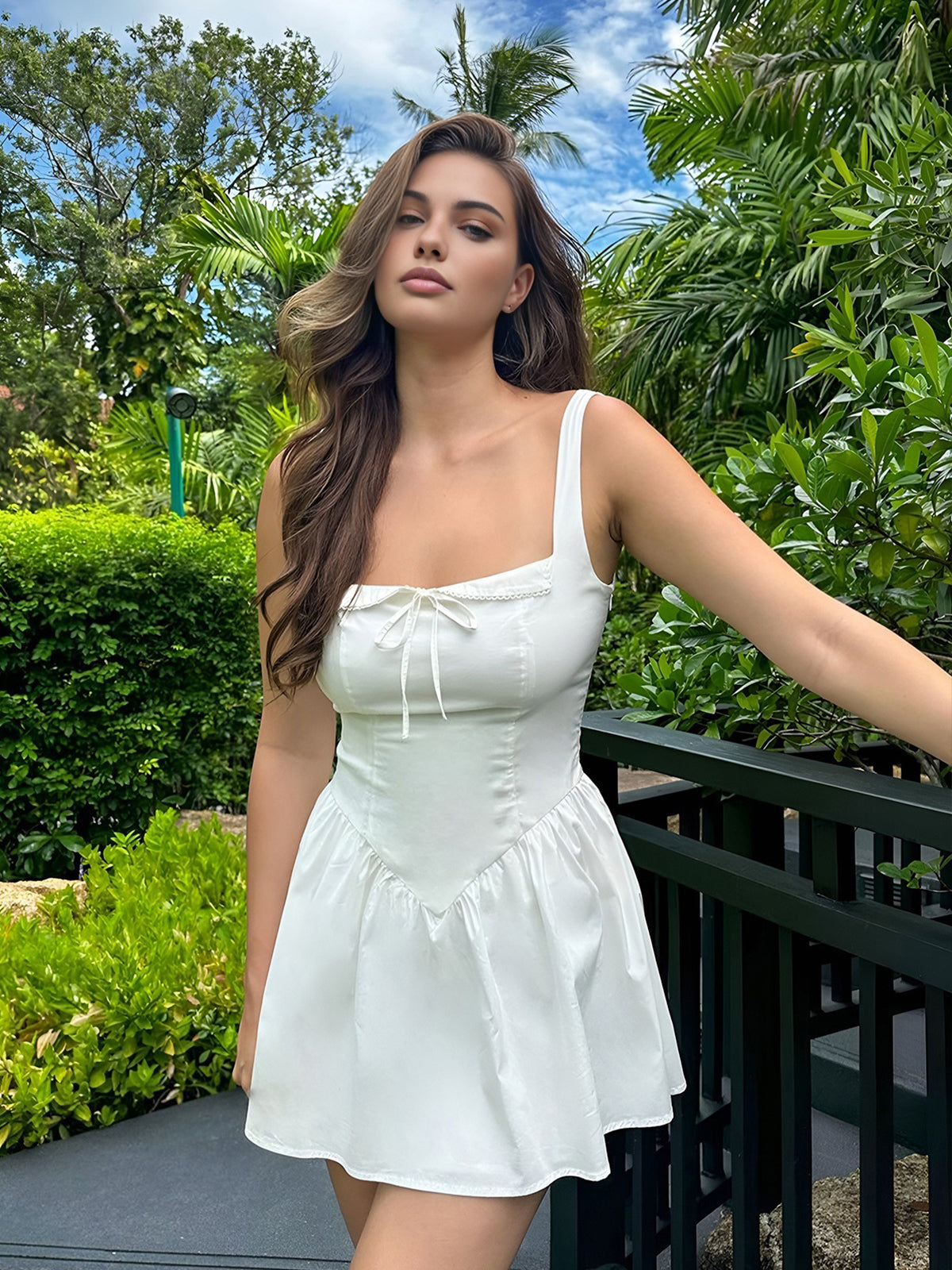 Tatlı Fiyonklu Dekor Askılı Kısa Elbise