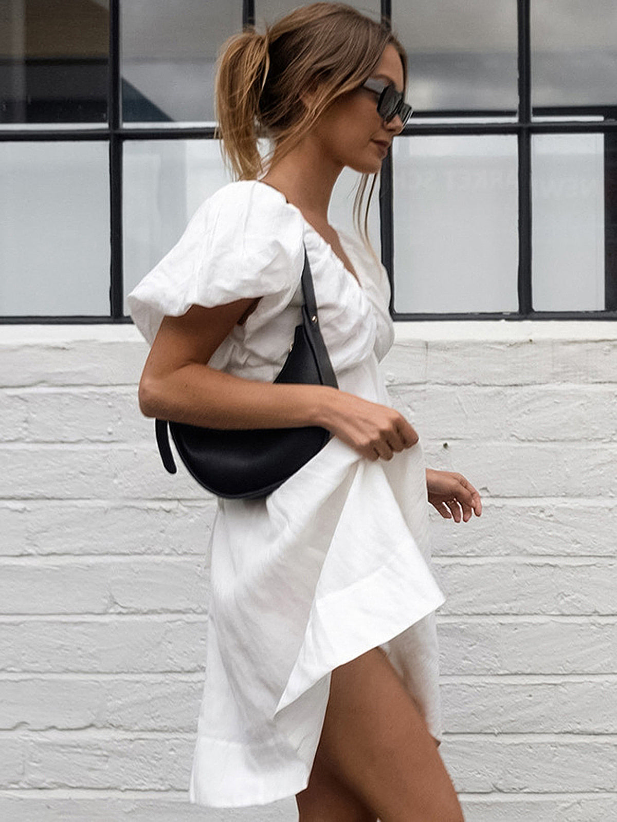 Pamuklu V Yakalı Puf Kollu Sırtı Açık Elbise