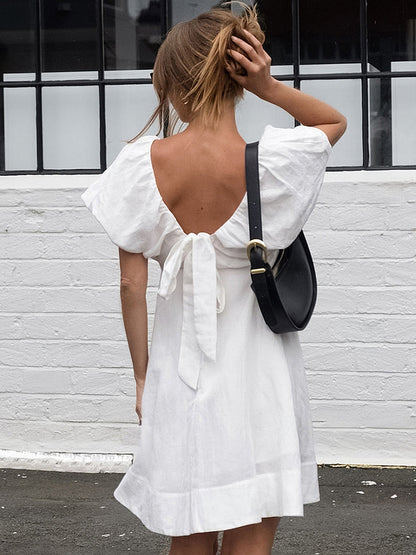 Pamuklu V Yakalı Puf Kollu Sırtı Açık Elbise