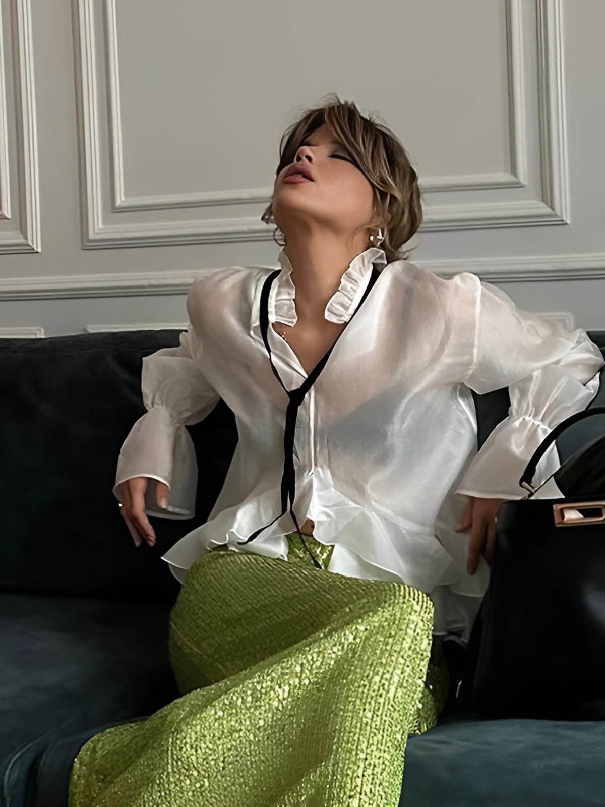 Yarı Şeffaf Kravat Yakalı Volanlı Gömlek