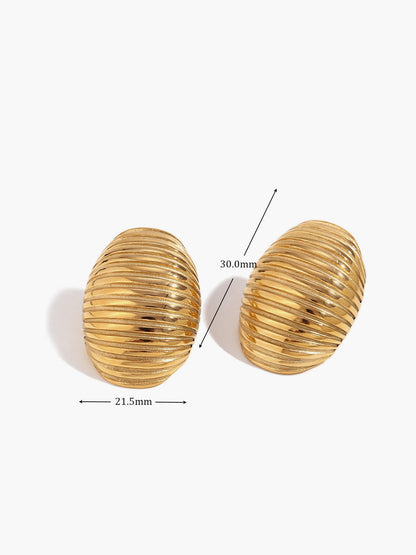 Altın Kaburgalı Yarım Halka Küpeler