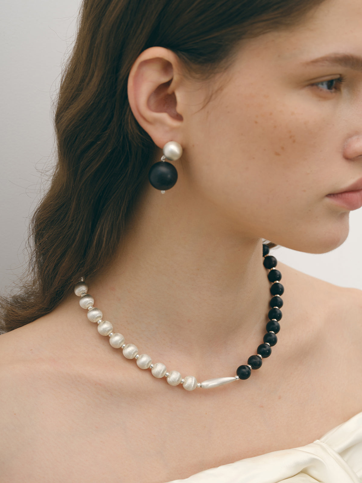 İki Renkli Sandal Ağacı Kolye