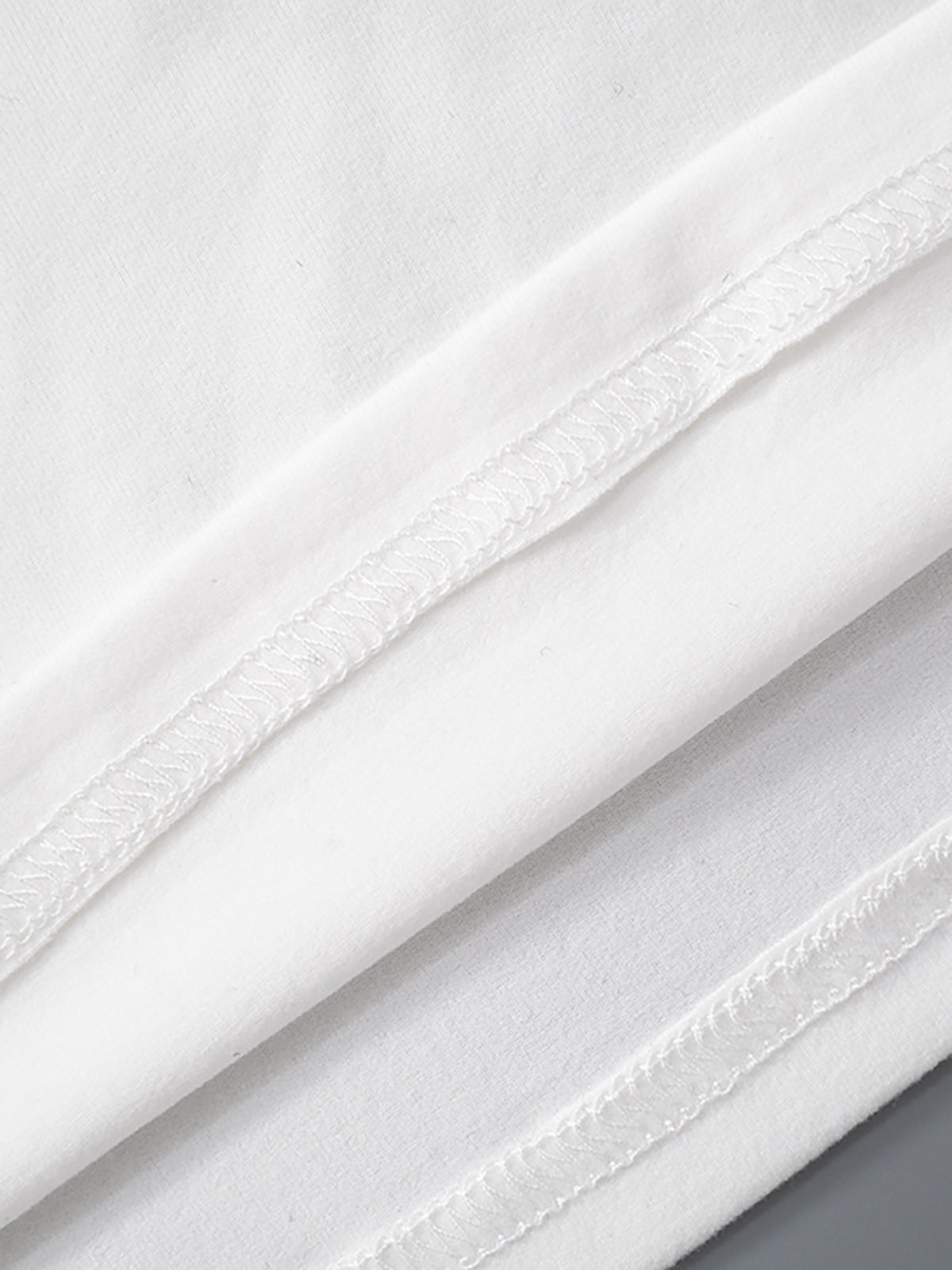 Asimetrik Omuz Açık Fiyonklu Tişört