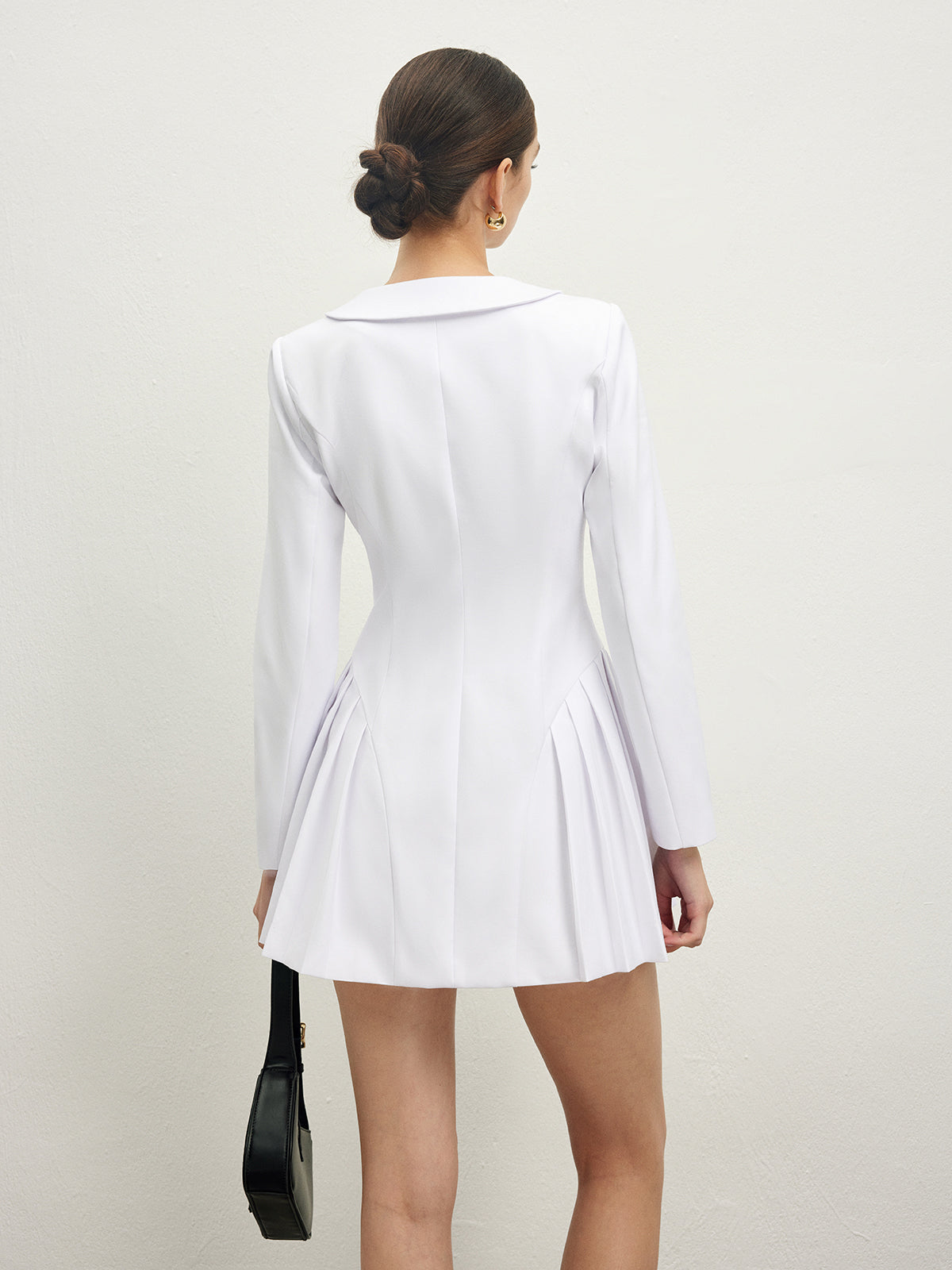 Yakalı Göğüslü Pileli Elbise