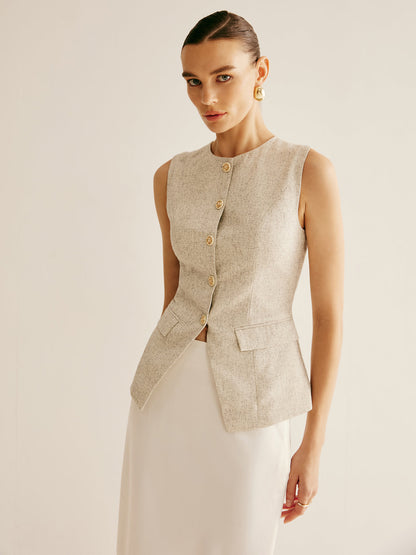 Zarif Göğüslü Kenarlı Yırtmaçlı Yelek