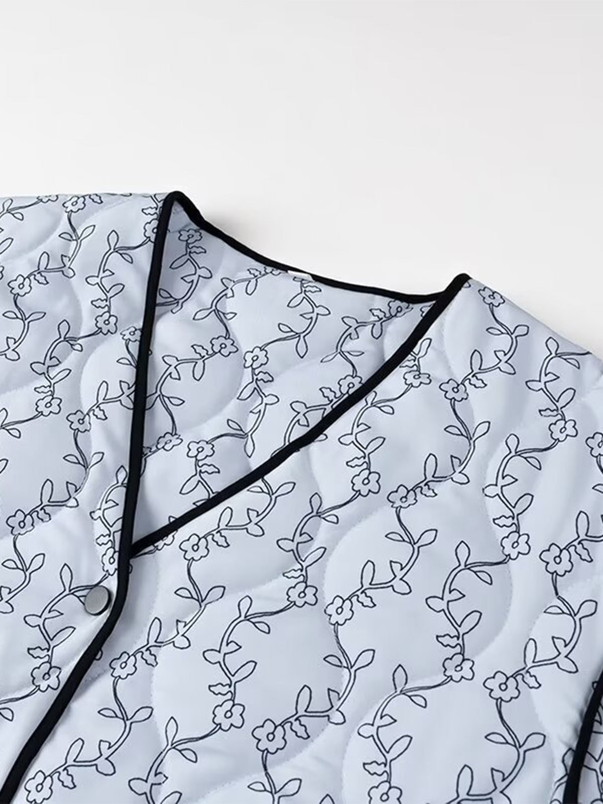 Kontrast Kenar Baskılı Düğmeli Kışlık Mont