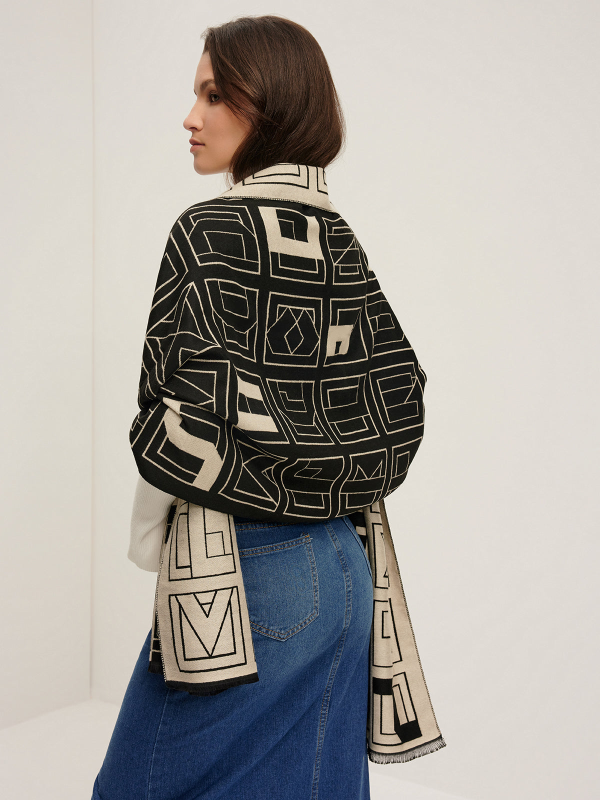 Vintage İki Renkli Harfli Atkı