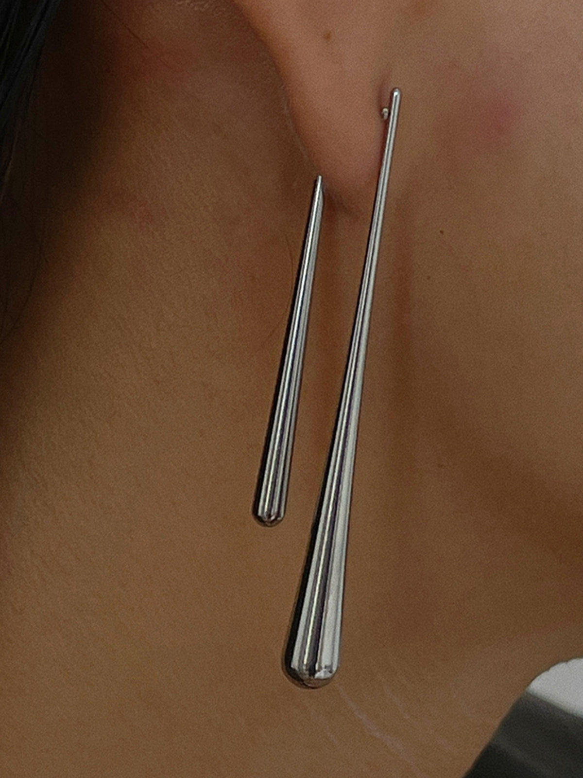 Asimetrik Altın Su Damlası Küpeler