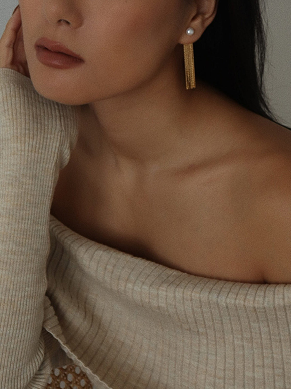 Altın Püsküllü İnci Küpe